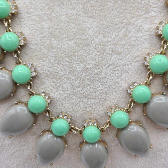 J Crew Silver Tone Gray and Turquoise Resin Statement Necklace NWOT! - Picture 6 of 9